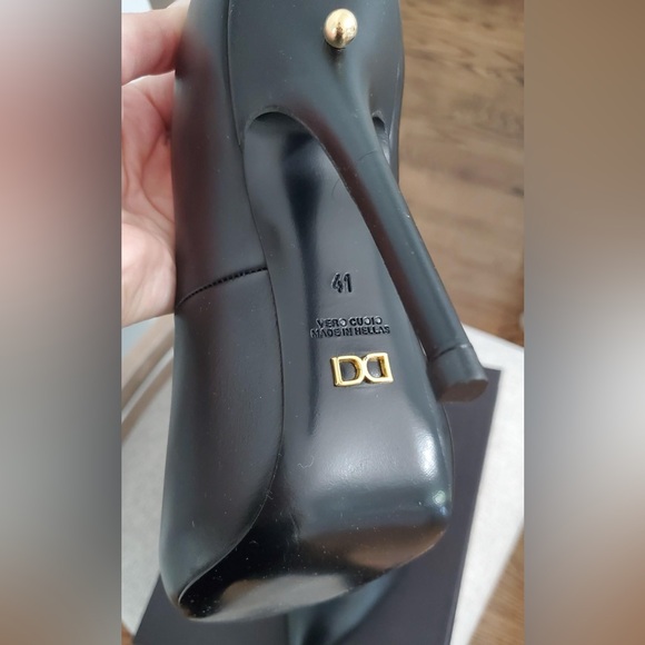 Authentic Dukas Pumps - Picture 3 of 5